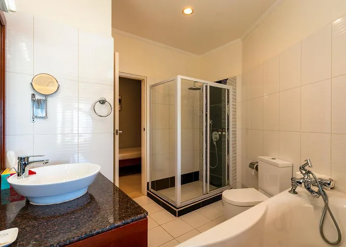 Heights Bed & Breakfast 3*