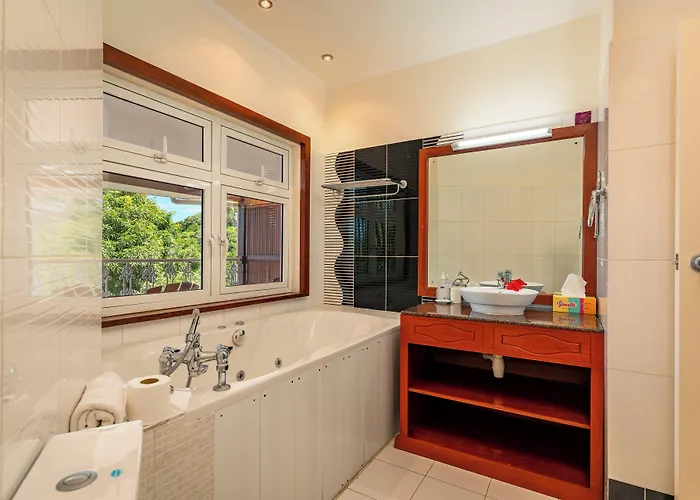 Heights Bed & Breakfast Glacis (Mahe)